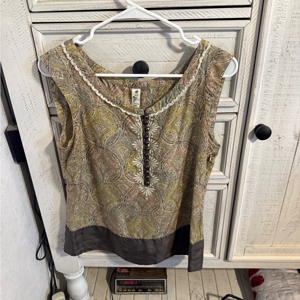 Elegant Multicolor Sleeveless Top